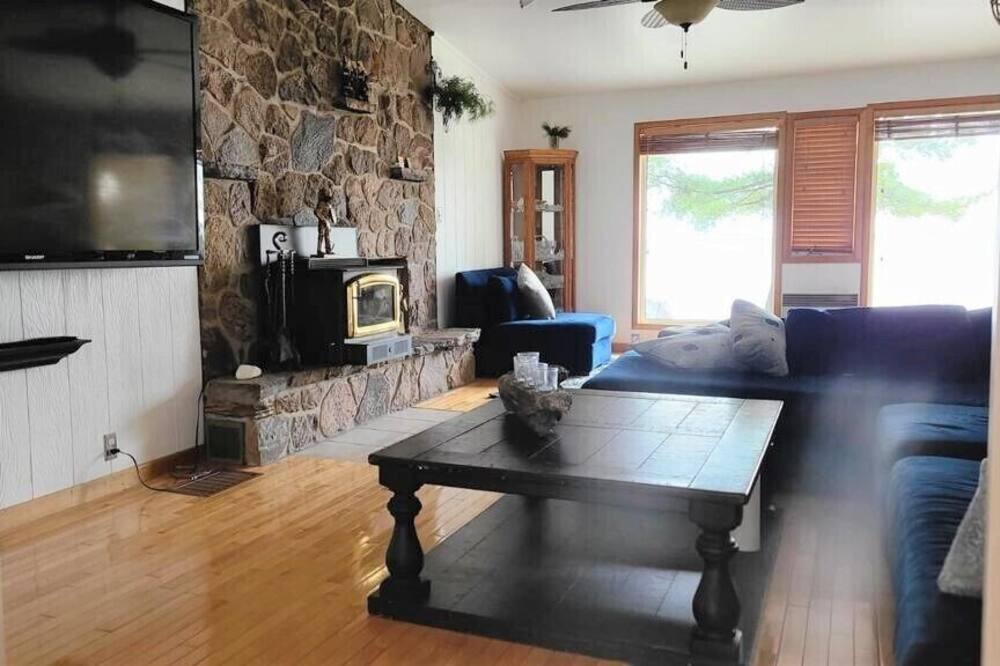 Photo of Livingroom in Nipissing