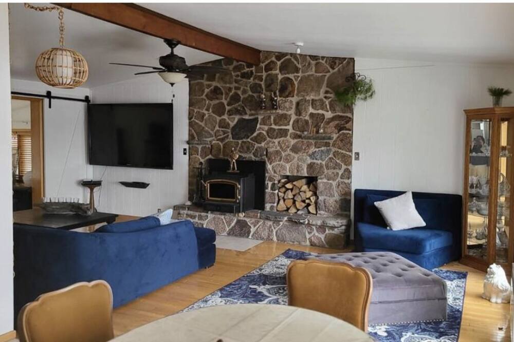 Photo of Livingroom in Nipissing