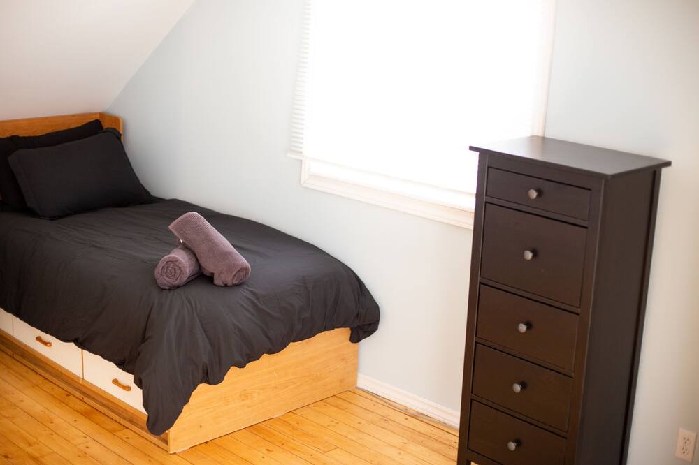 Photo of Bedroom in Cameron