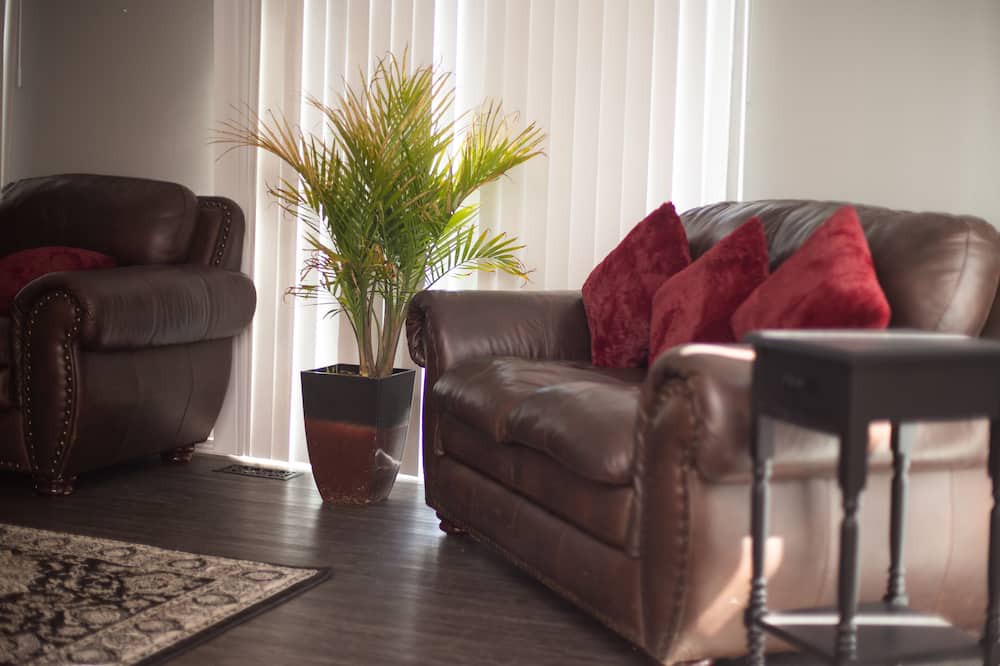 Photo of Livingroom in Cameron