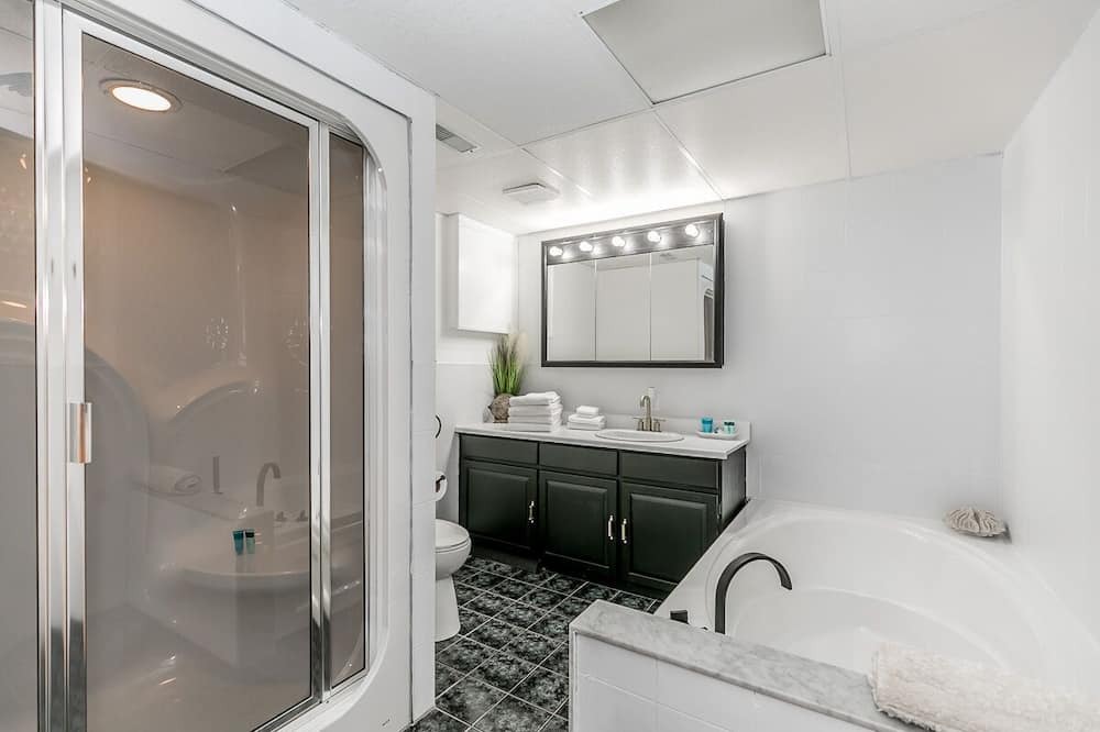 Photo of Bathroom in Armour