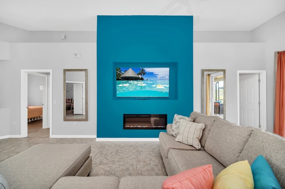 Photo of Livingroom in Bridgewater Crossing