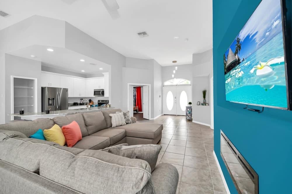 Photo of Livingroom in Bridgewater Crossing