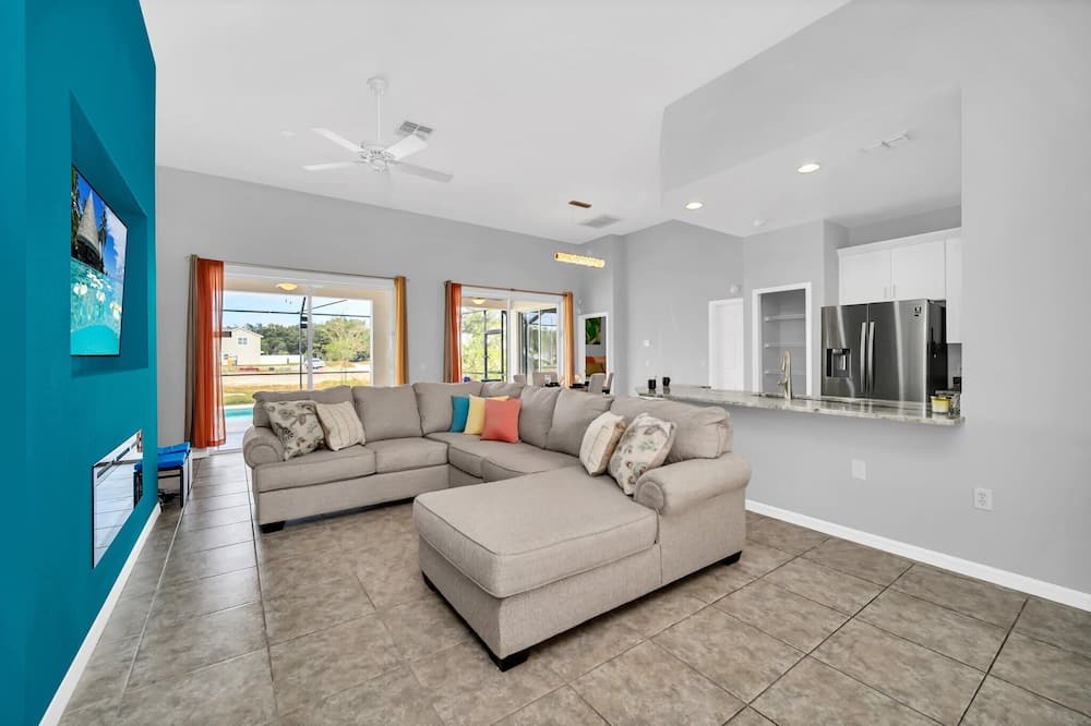 Photo of Livingroom in Bridgewater Crossing