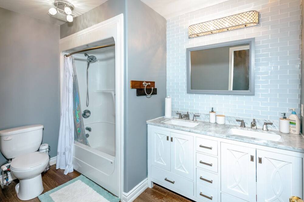 Photo of Bathroom in Wasaga Beach