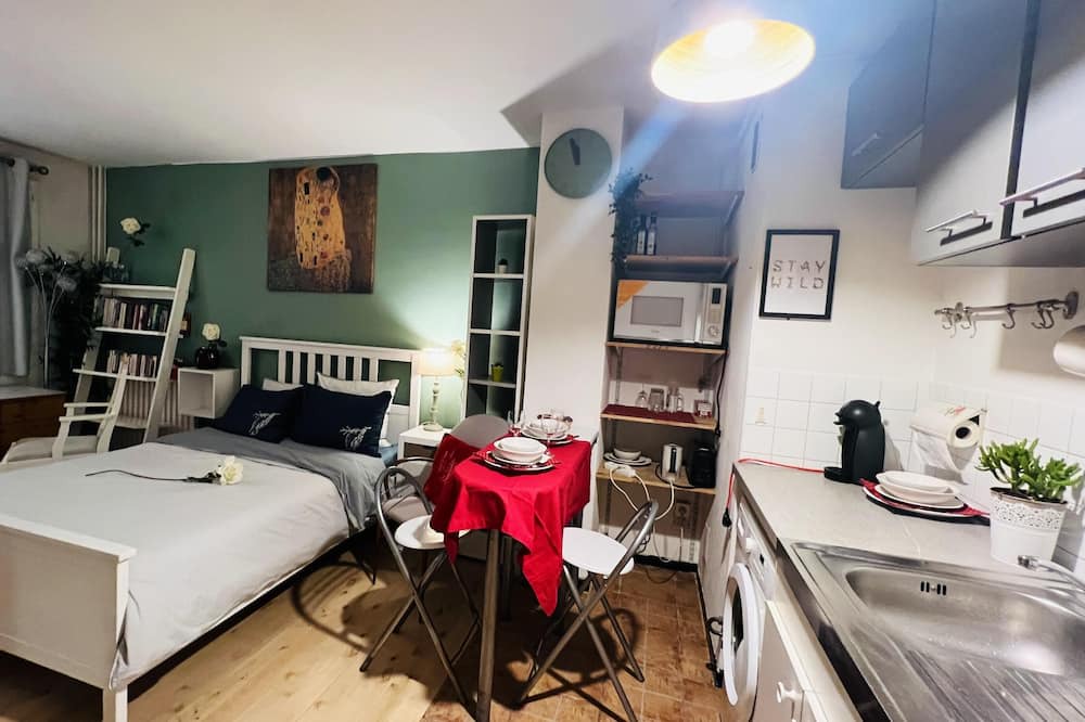 Photo of Livingroom in 19th Arrondissement