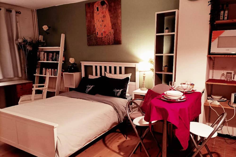 Photo of Livingroom in 19th Arrondissement