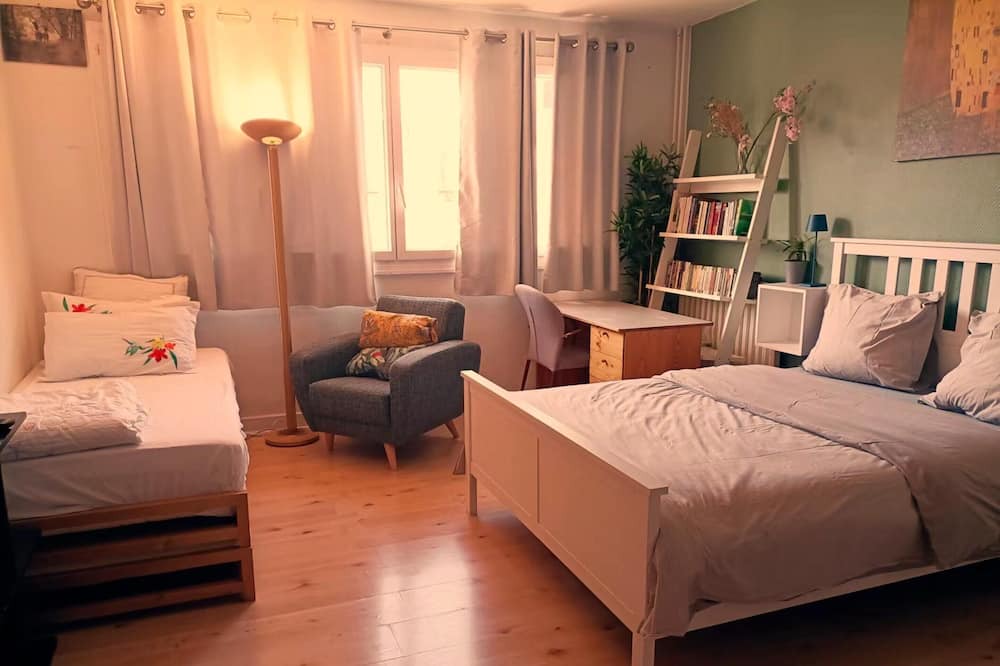 Photo of Bedroom in 19th Arrondissement