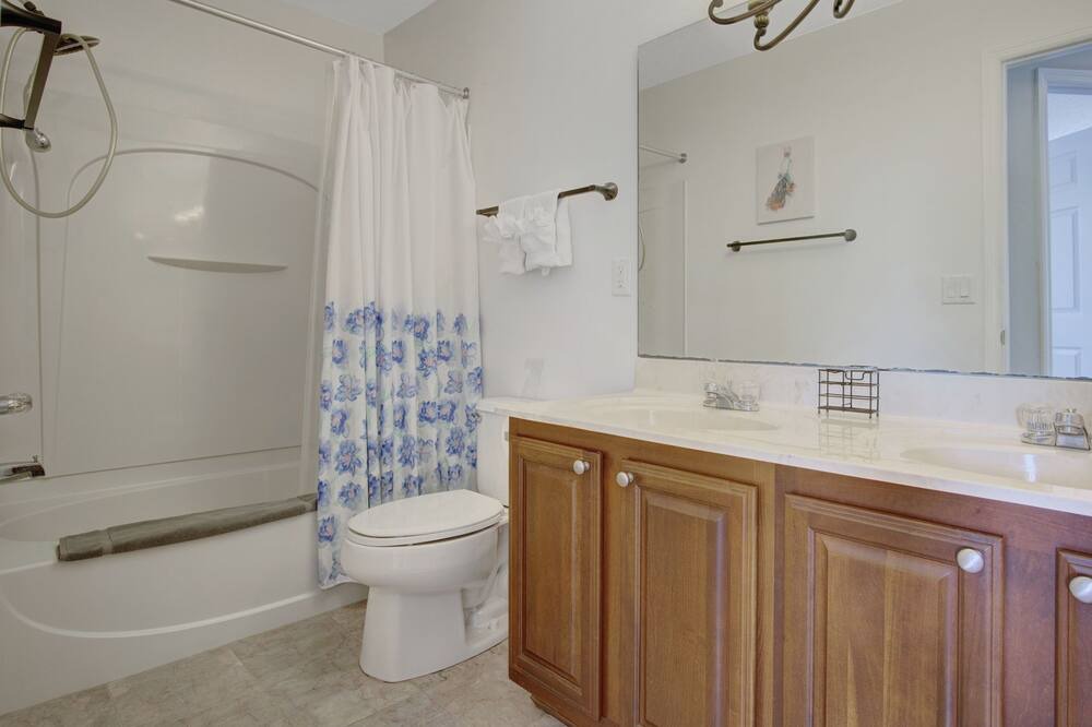 Photo of Bathroom in Tuscan Ridge