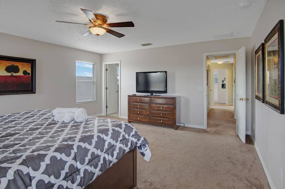 Photo of Bedroom in Tuscan Ridge