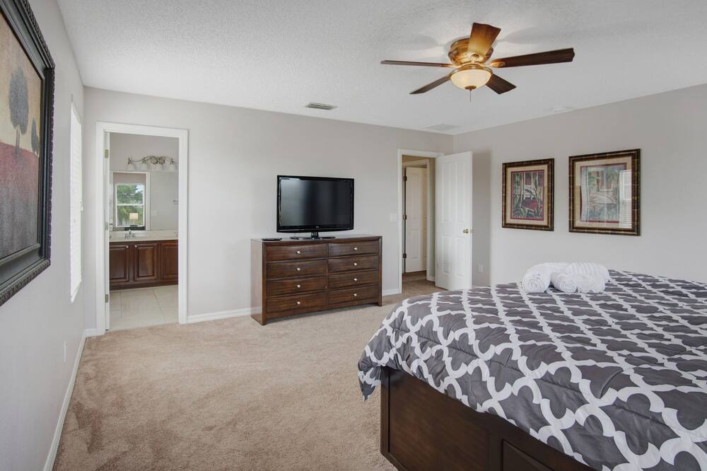 Photo of Bedroom in Tuscan Ridge