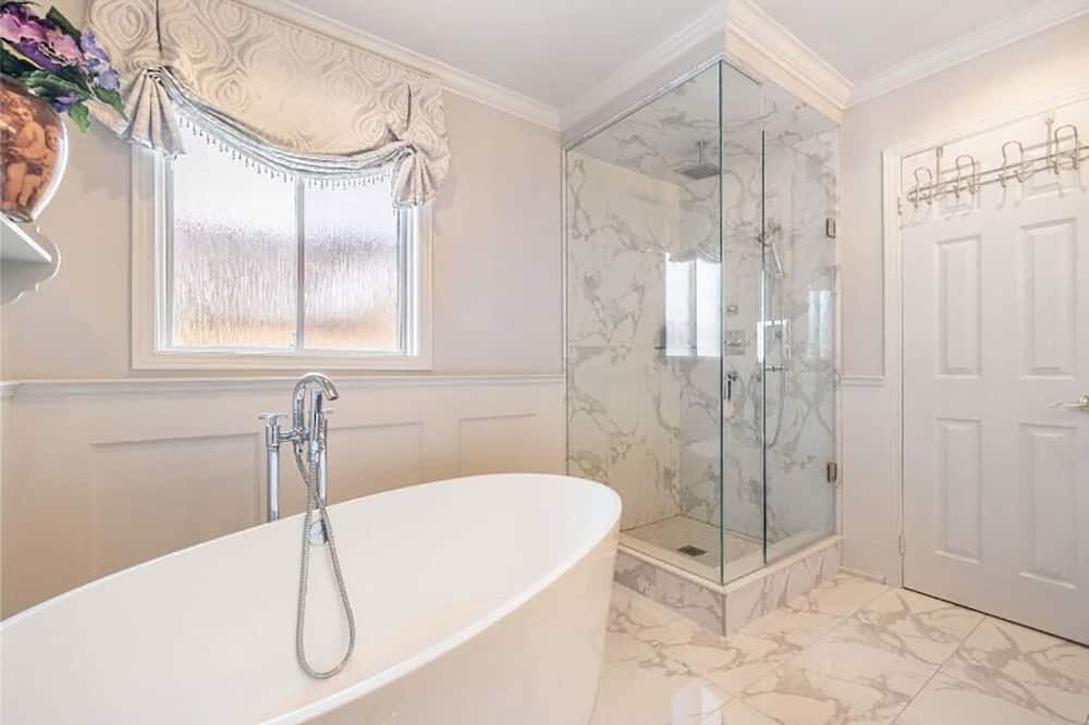 Photo of Bathroom in Aurora