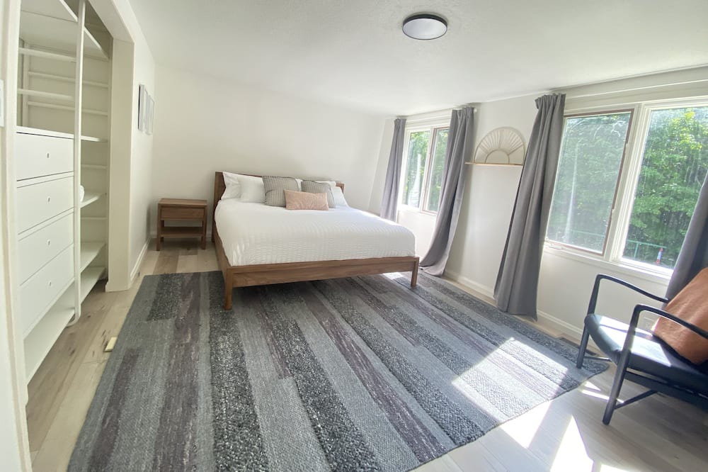 Photo of Bedroom in Kincardine