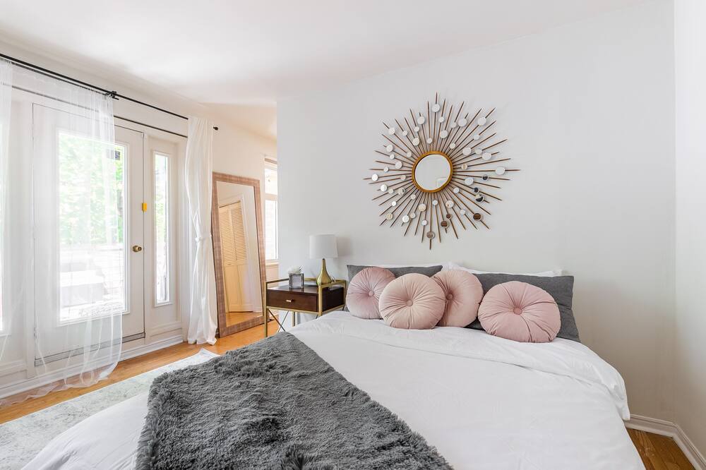 Photo of Bedroom in Cabbagetown South