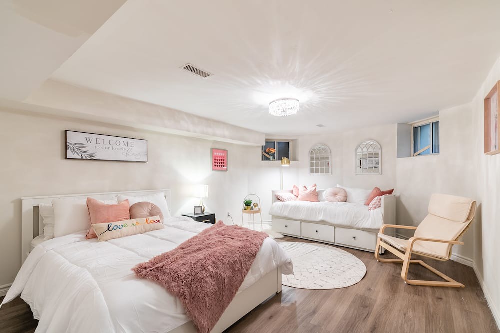 Photo of Bedroom in Cabbagetown South
