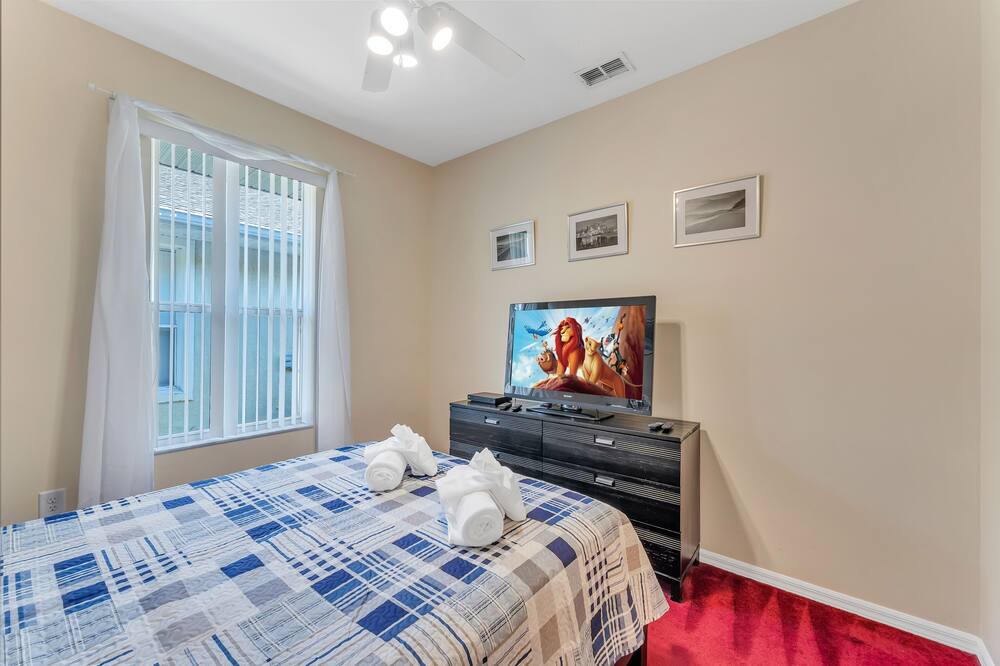 Photo of Bedroom in Sunset Lakes
