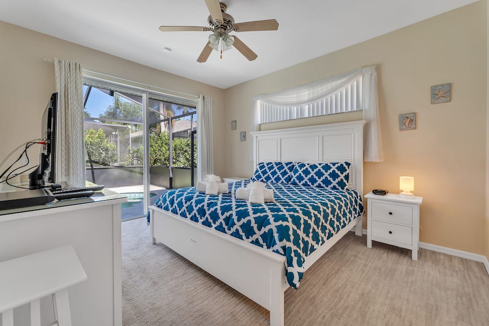 Photo of Bedroom in Sunset Lakes