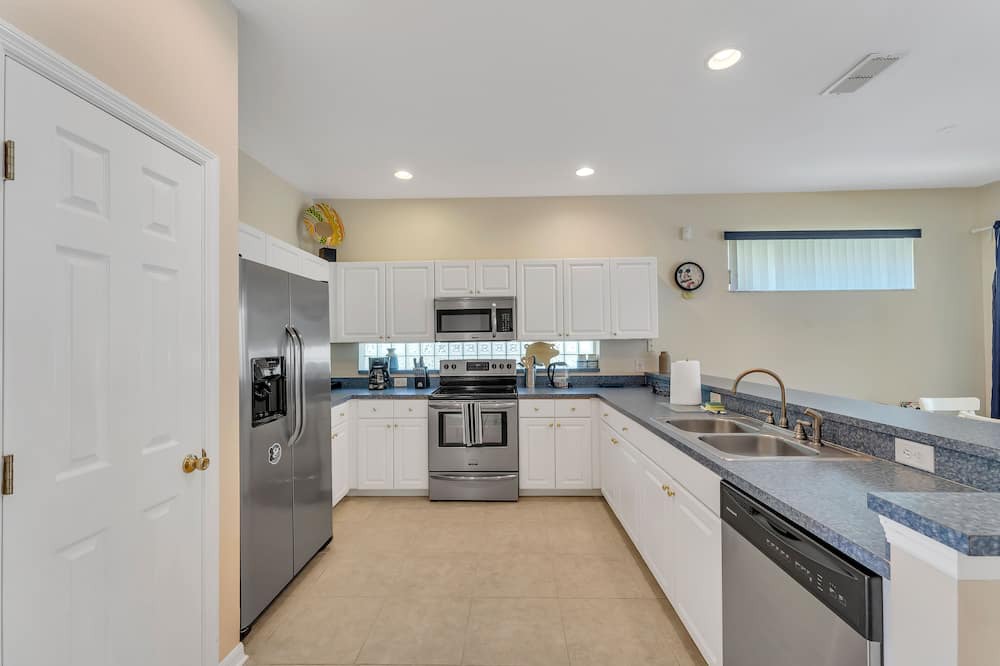 Photo of Kitchen in Sunset Lakes