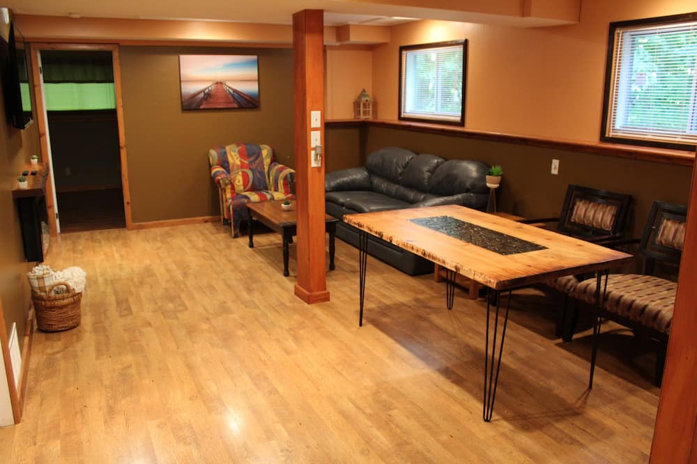 Photo of Livingroom in Tiny