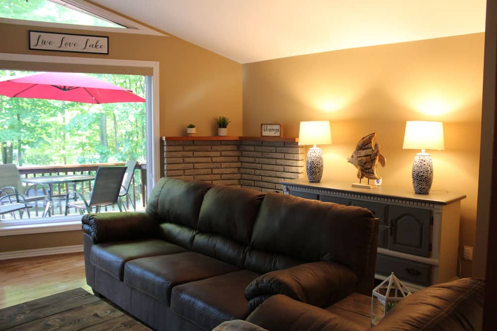Photo of Livingroom in Tiny