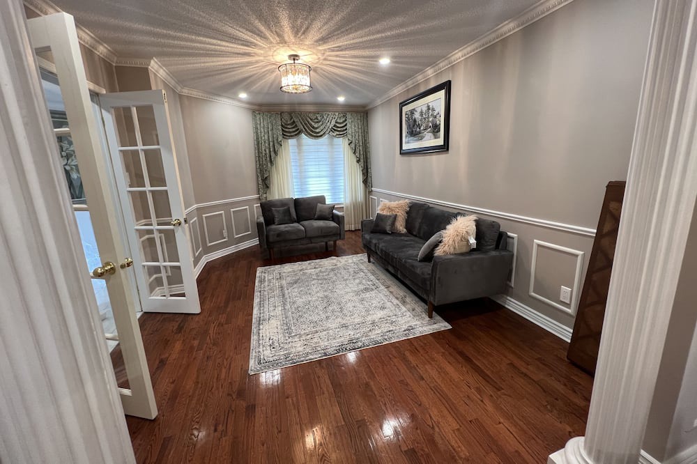 Photo of Livingroom in Scarborough