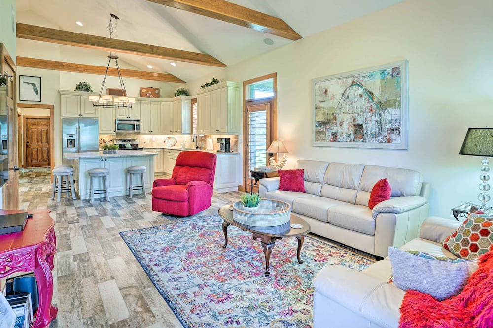 Photo of Livingroom in Valrico