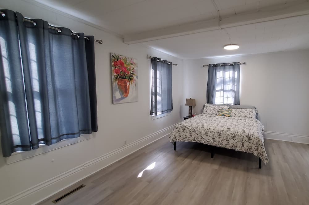 Photo of Bedroom in Halton Regional Municipality