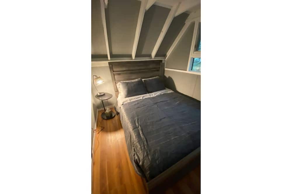 Photo of Bedroom in Innisfil
