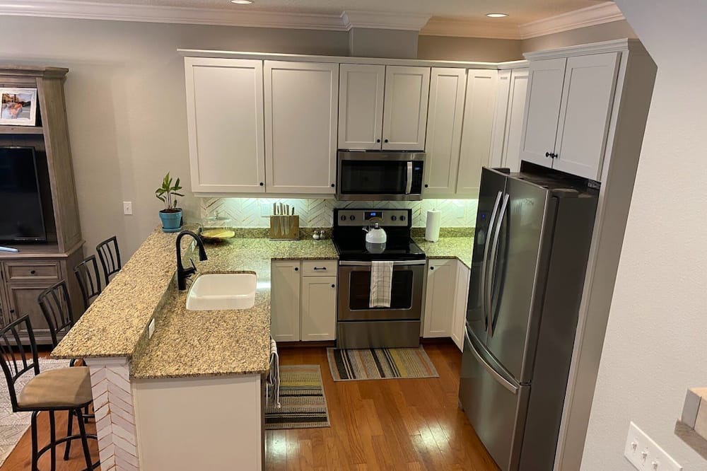 Photo of Kitchen in Courier City - Oscawana
