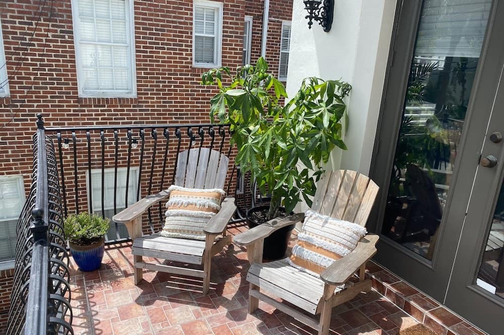 Photo of Patio Balcony in Courier City - Oscawana