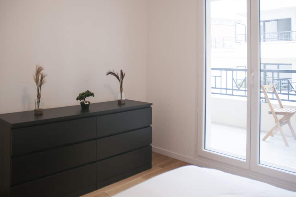 Photo of Bedroom in Saint-Ouen