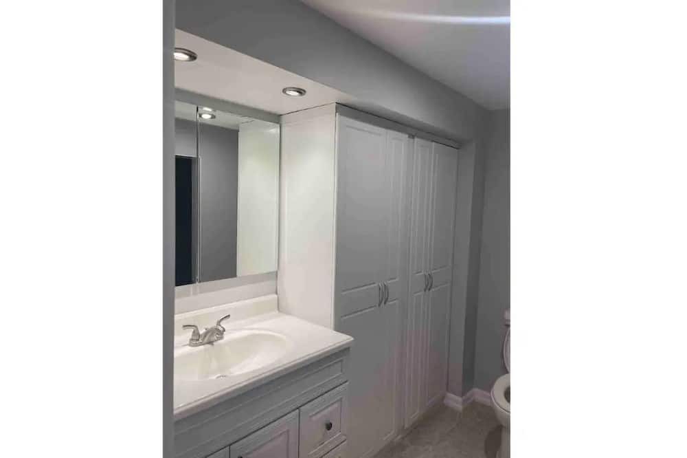 Photo of Bathroom in Halton Regional Municipality