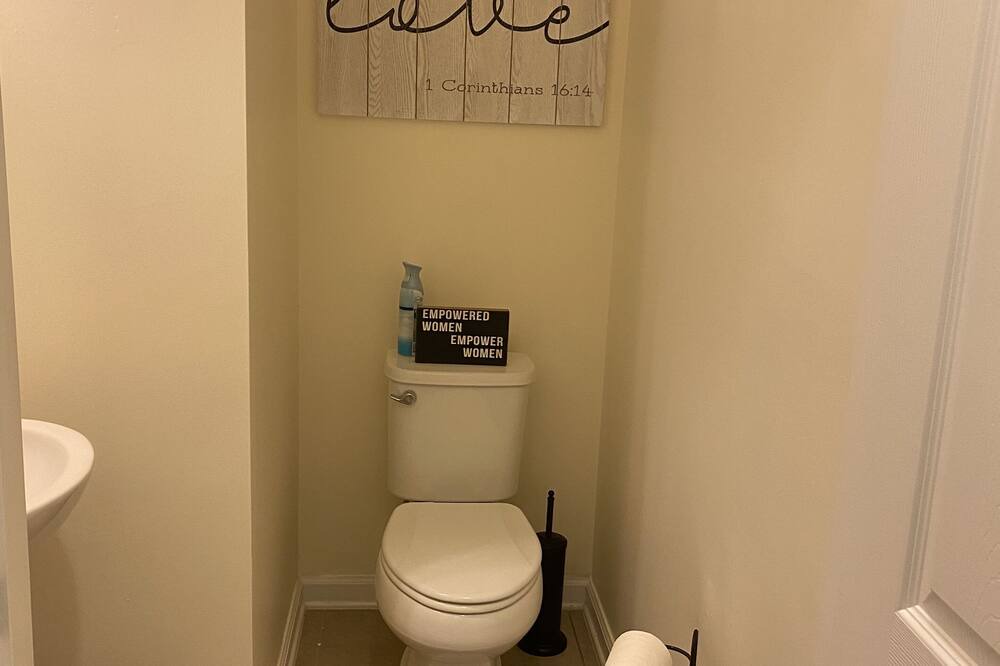 Photo of Bathroom in OakLeaf Plantation