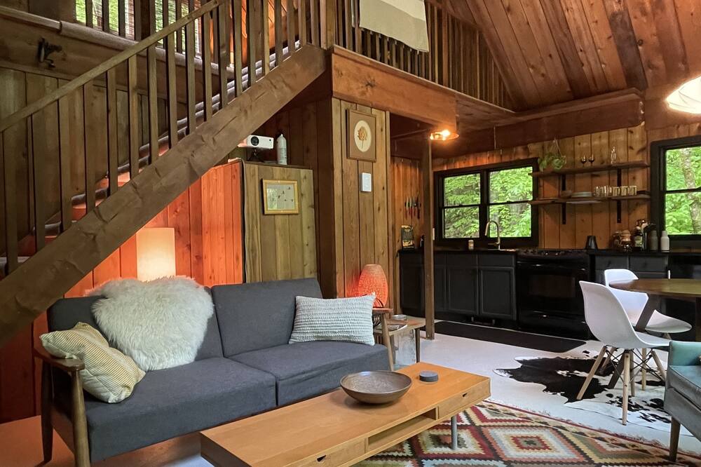 Photo of Livingroom in Parksville