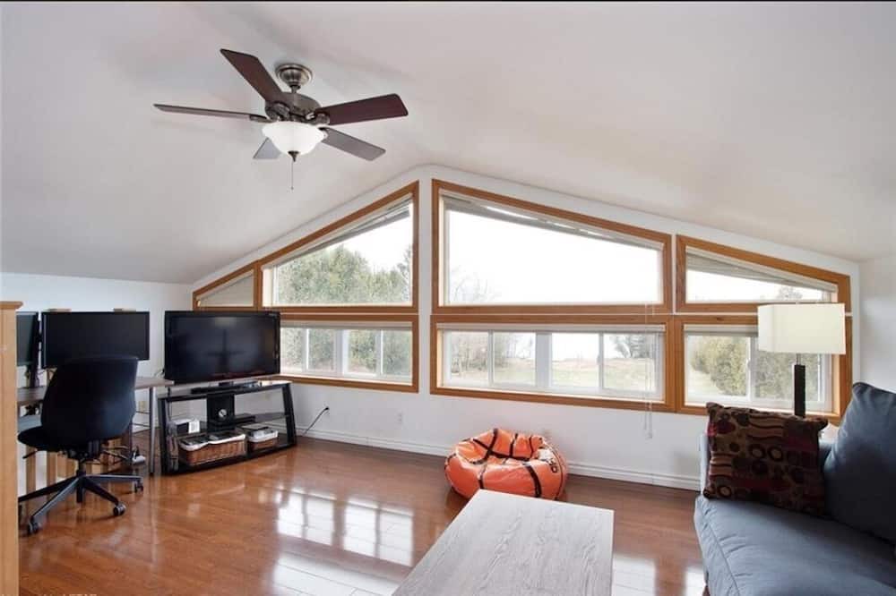 Photo of Livingroom in Ashfield-Colborne-Wawanosh