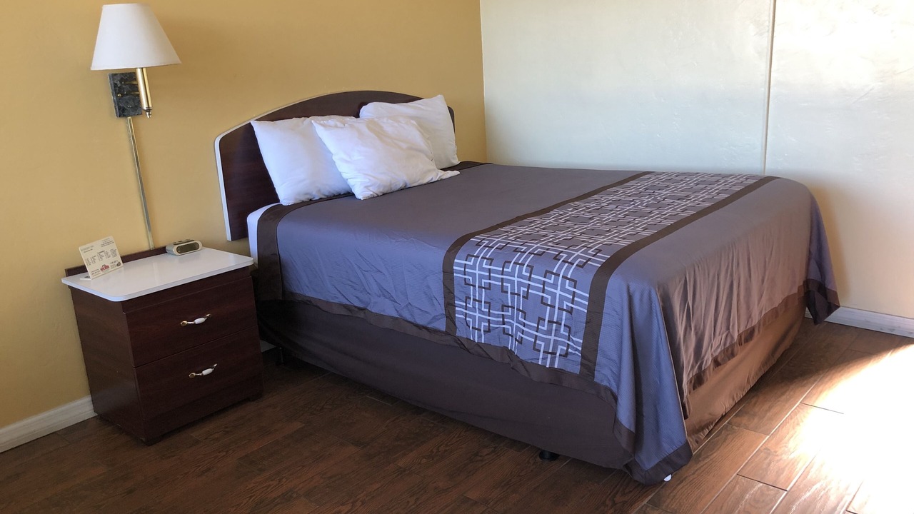Photo of Bedroom in Okeechobee