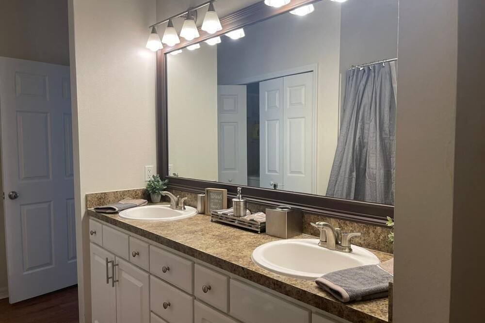 Photo of Bathroom in Airport North