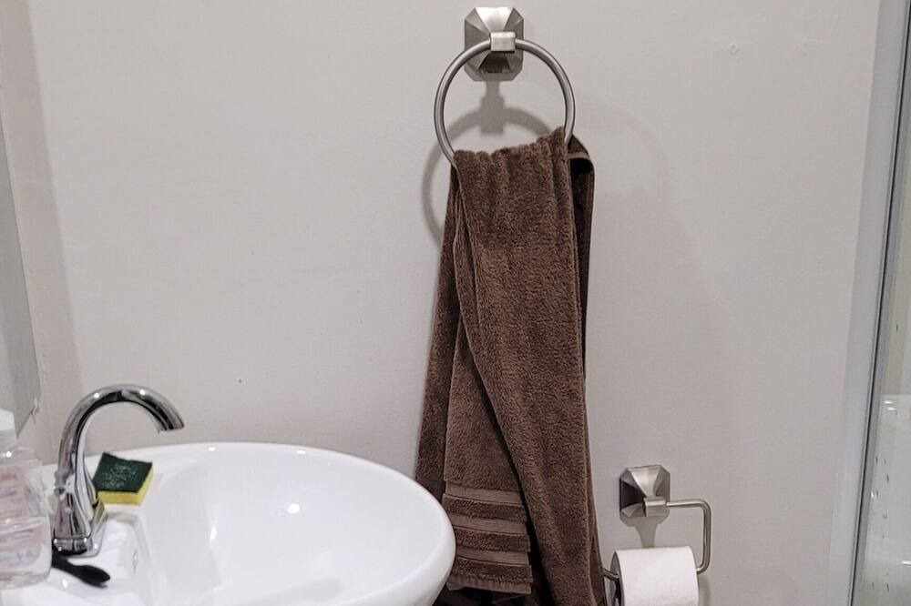 Photo of Bathroom in Bramalea