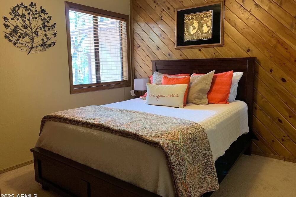 Photo of Bedroom in Munds Park