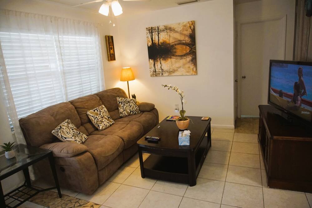 Photo of Livingroom in Fruitville