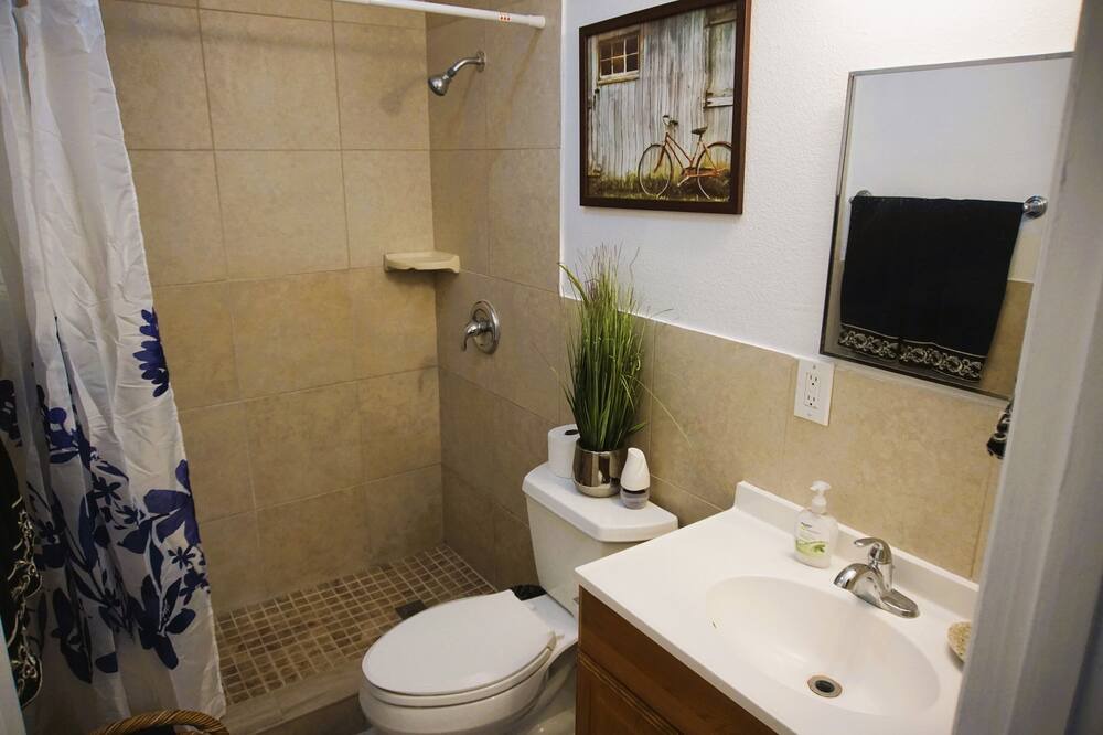 Photo of Bathroom in Fruitville