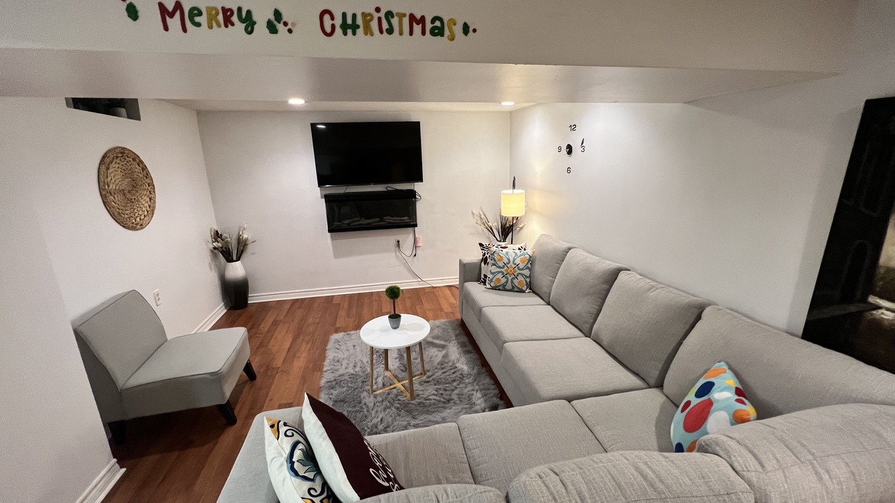 Photo of Livingroom in East Credit