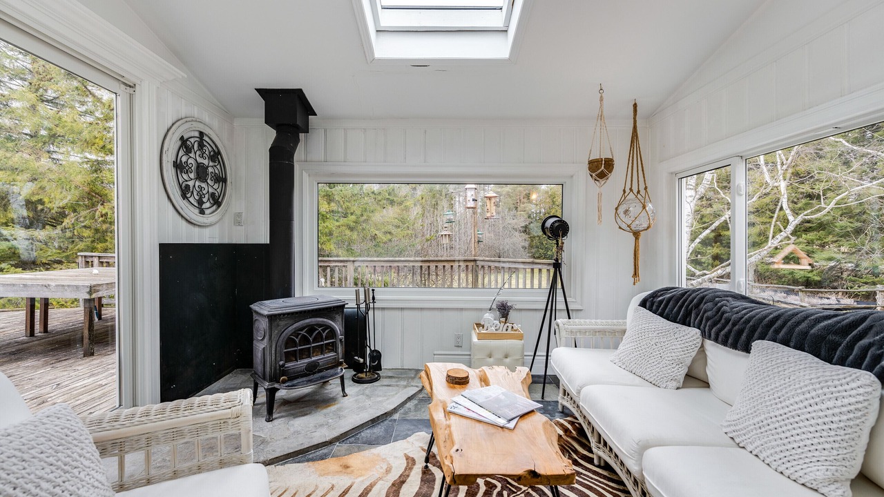 Photo of Livingroom in Milton