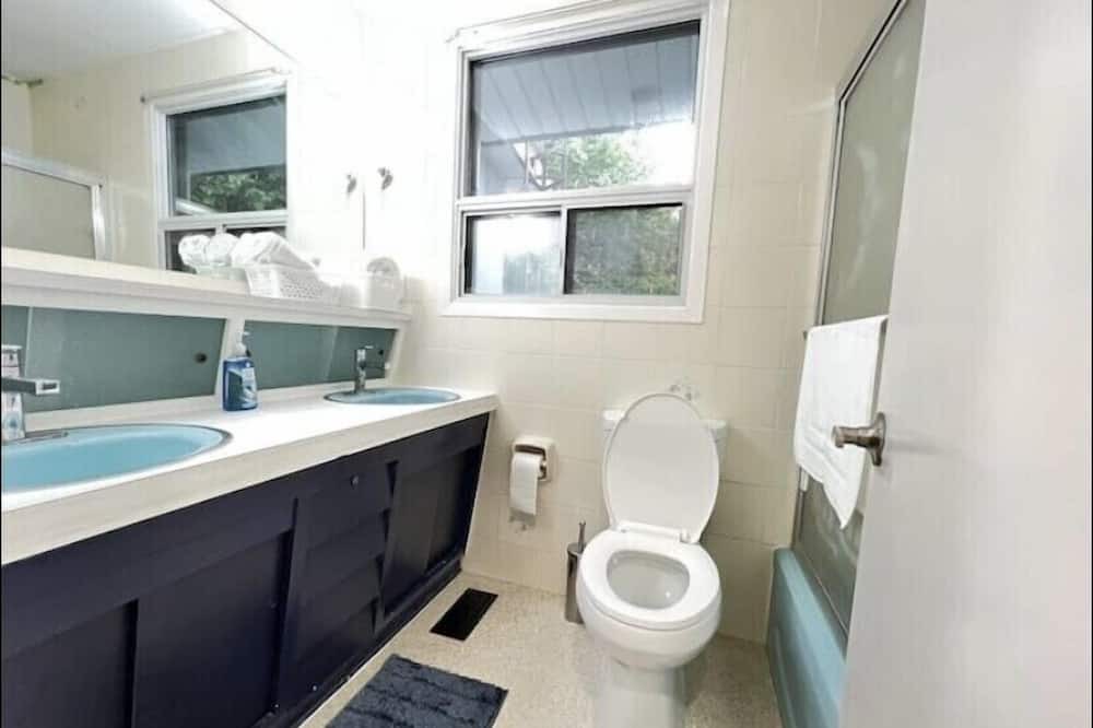 Photo of Bathroom in Caledon