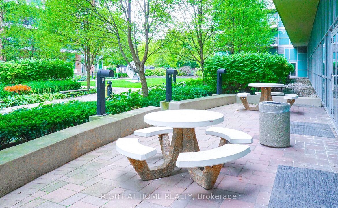 Photo of Outdoor in King West Village