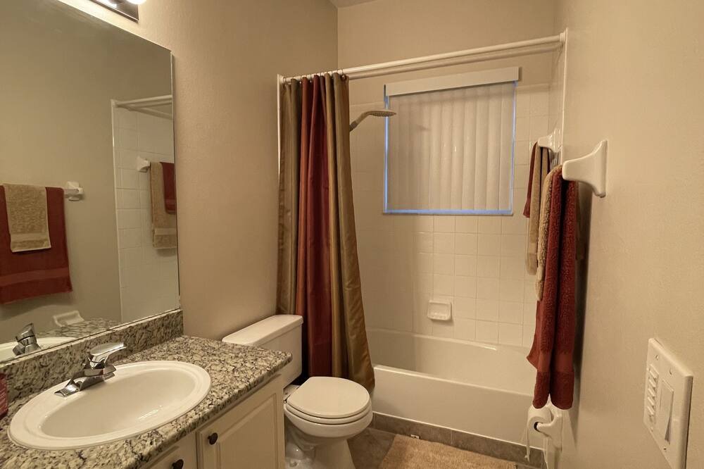 Photo of Bathroom in Crescent Lakes