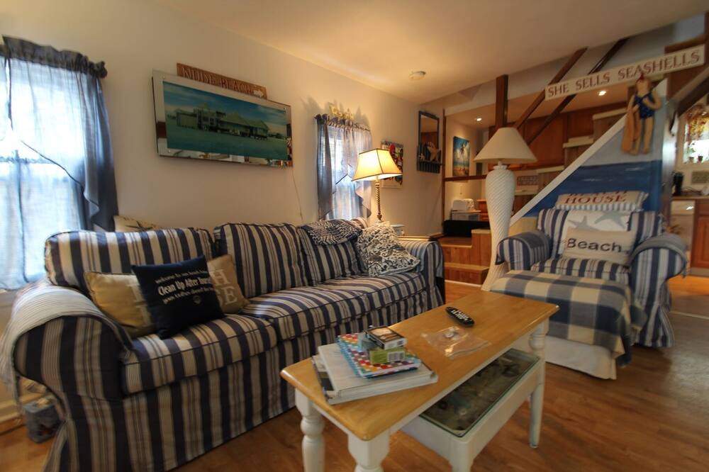 Photo of Livingroom in Point Pleasant Beach