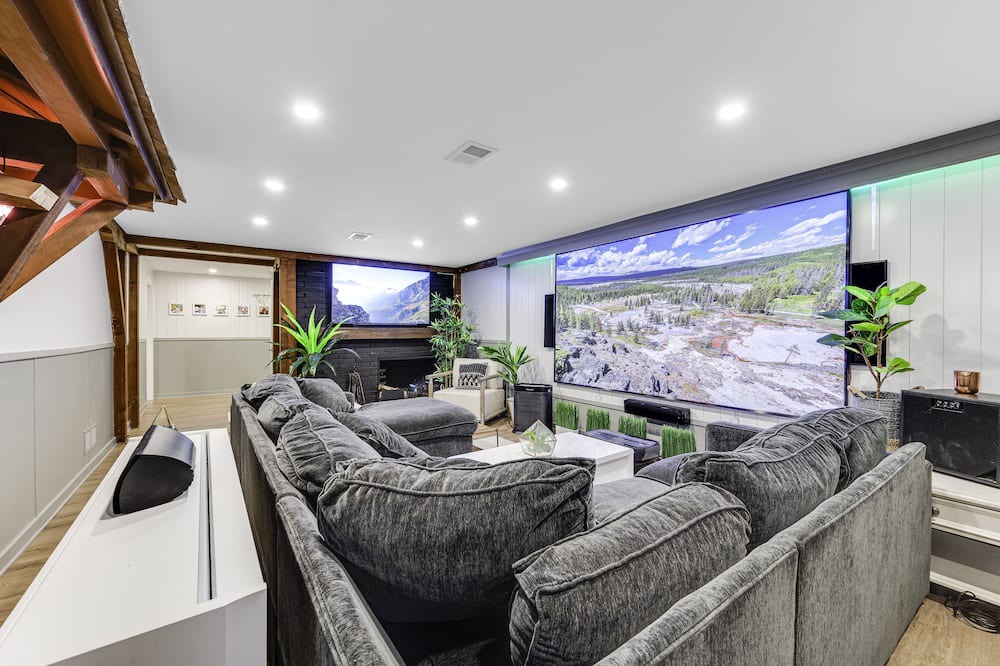 Photo of Livingroom in Etobicoke