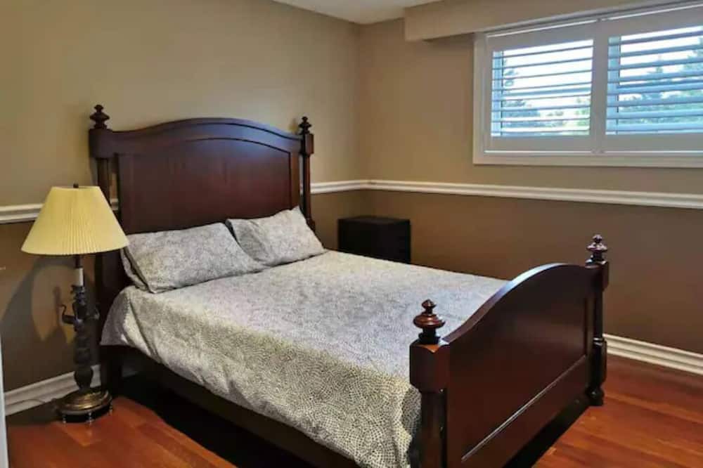 Photo of Bedroom in King