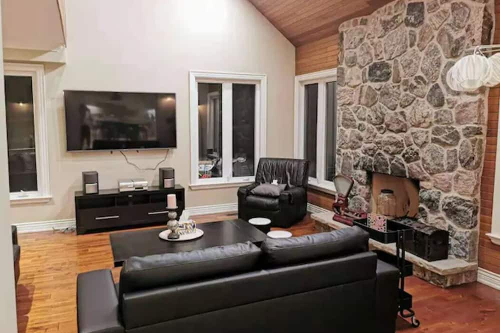 Photo of Bedroom in King